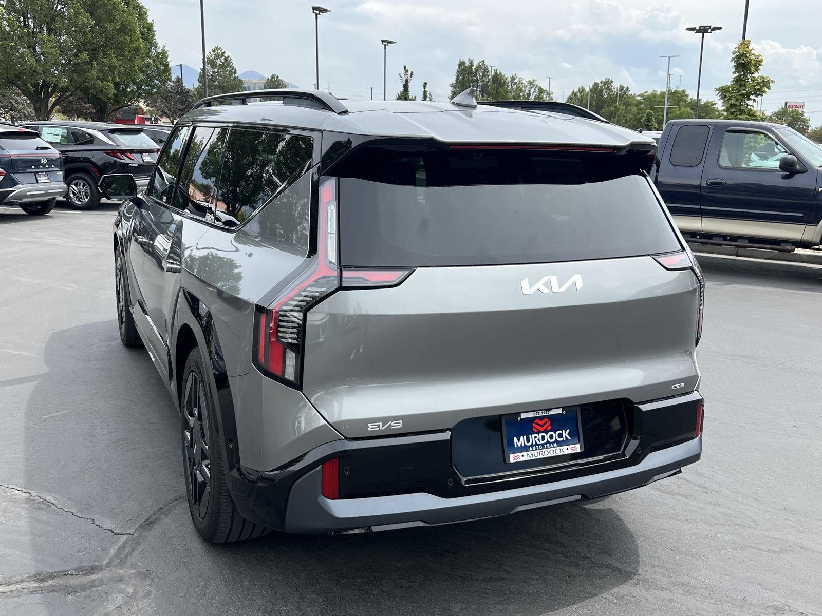 Used 2025 Pebble Gray Kia GT-Line image 9