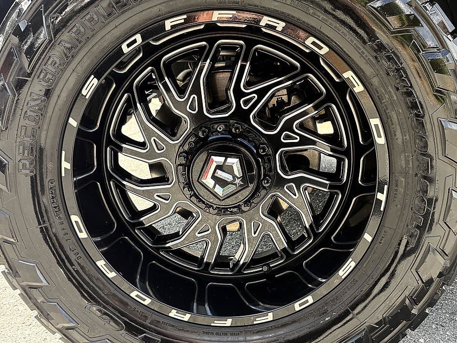 Used 2022 Black Clearcoat Jeep Unlimited Sahara image 8