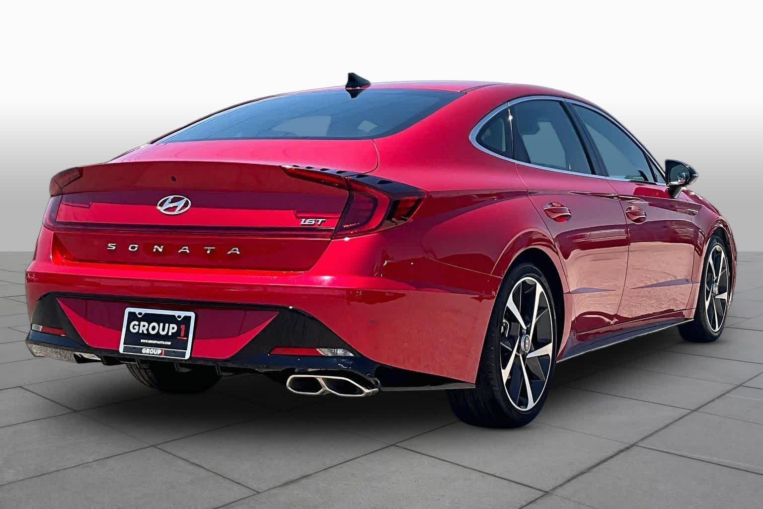 Used 2021 Calypso Red Hyundai SEL Plus image 13