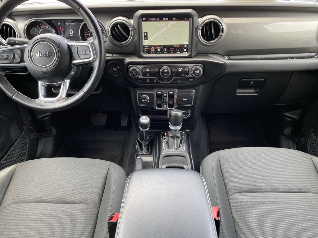 Used 2022 Granite Crystal Metallic Clearcoat Jeep Unlimited Sahara image 13