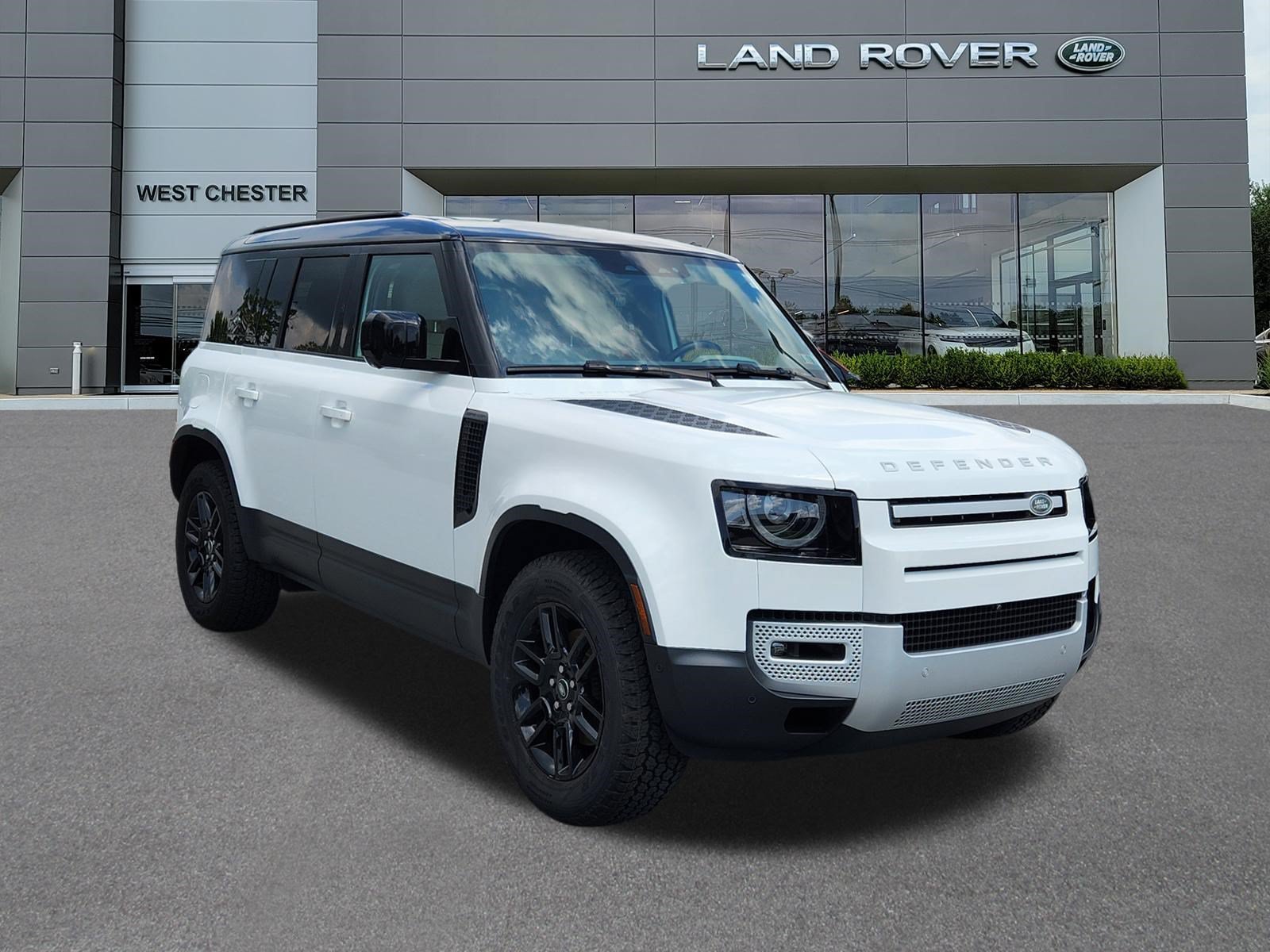 Certified Used 2024 Fuji White Land Rover S image 2
