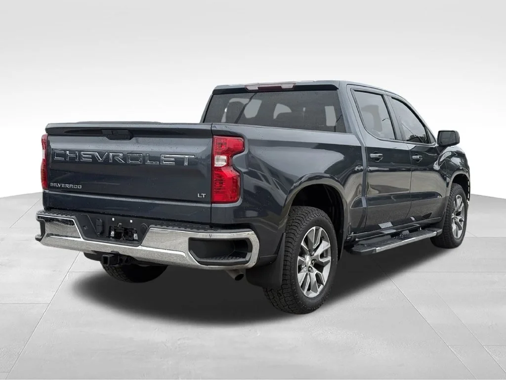 Used 2021 Gray Chevrolet LT image 26