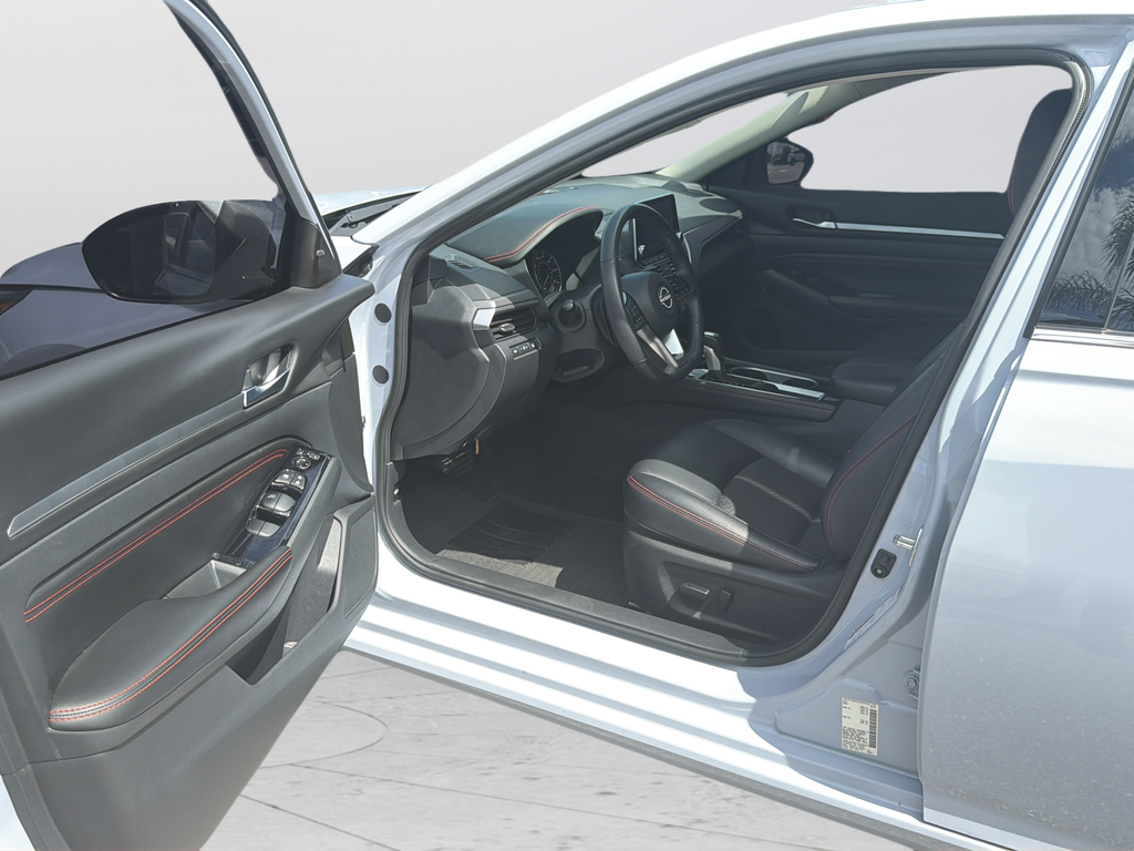 Used 2023 Pearl Nissan 2.5 SR image 26