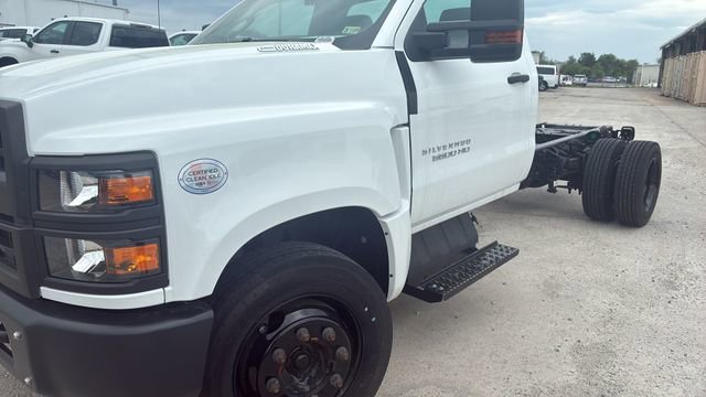 New 2024 Summit White Chevrolet Work Truck image 23