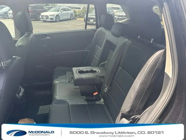 Used 2018 Black Volkswagen 2.0T SEL image 13