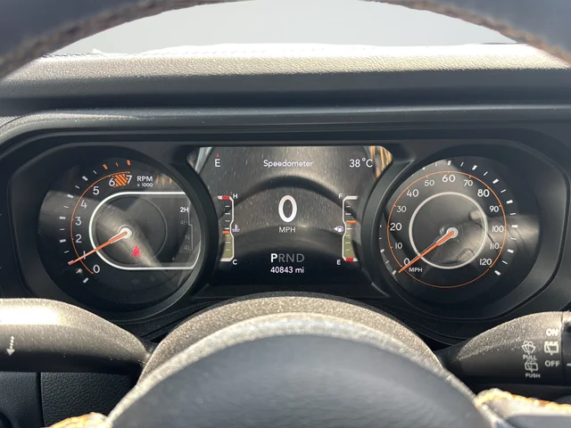 Used 2024 White/off-white Jeep Sahara image 23
