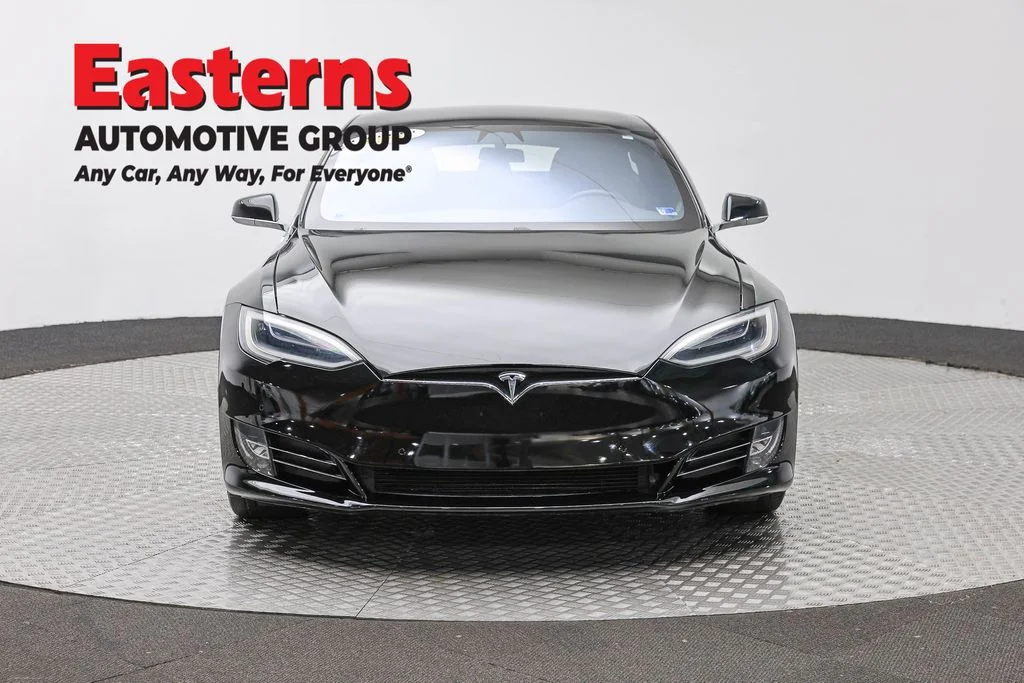 Used 2018 Black Tesla 75D image 2