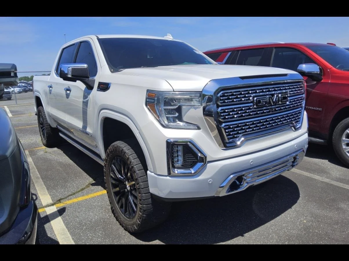 Used 2019 WHITE FROST TRICOAT GMC Denali image 7
