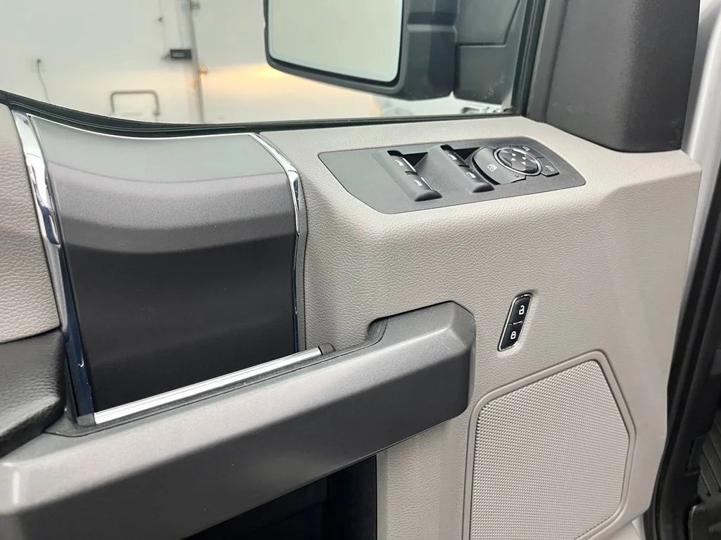 Used 2015  Ford XLT image 16