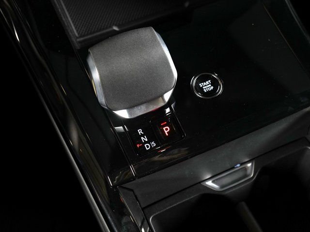 New 2026 Borasco Grey Land Rover Dynamic SE image 13