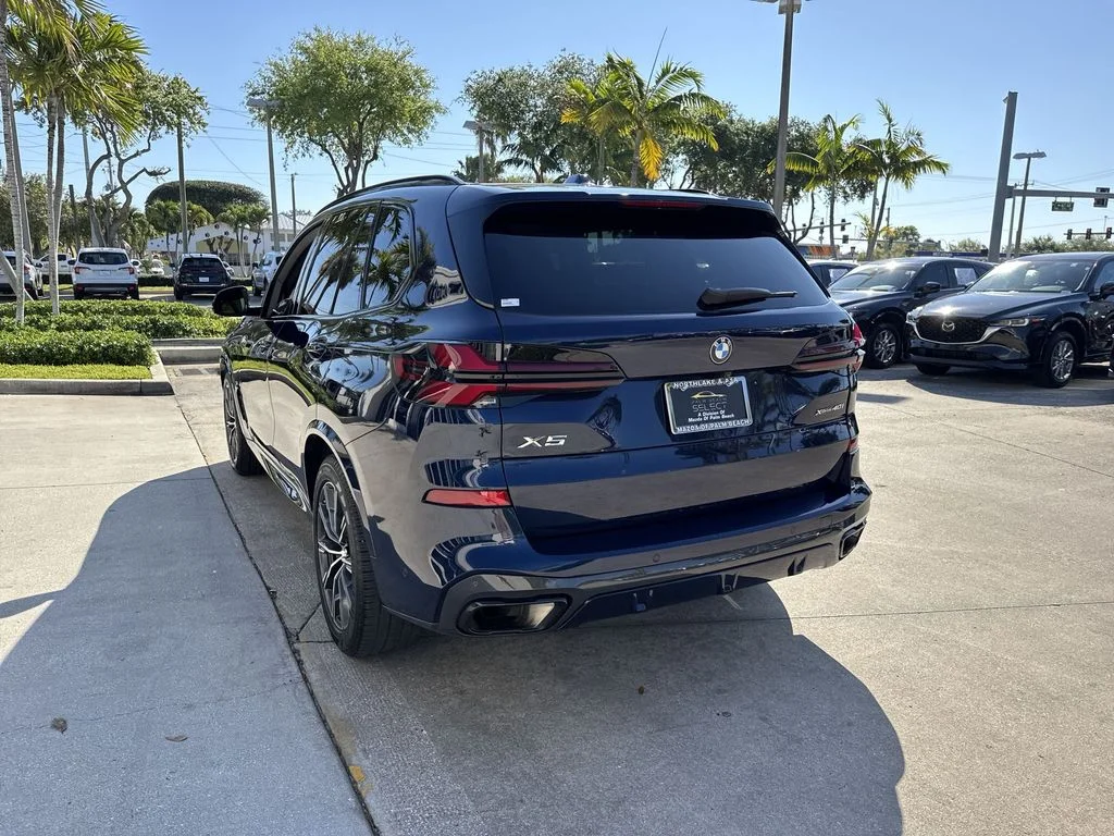 Used 2024 Blue BMW xDrive40i image 13