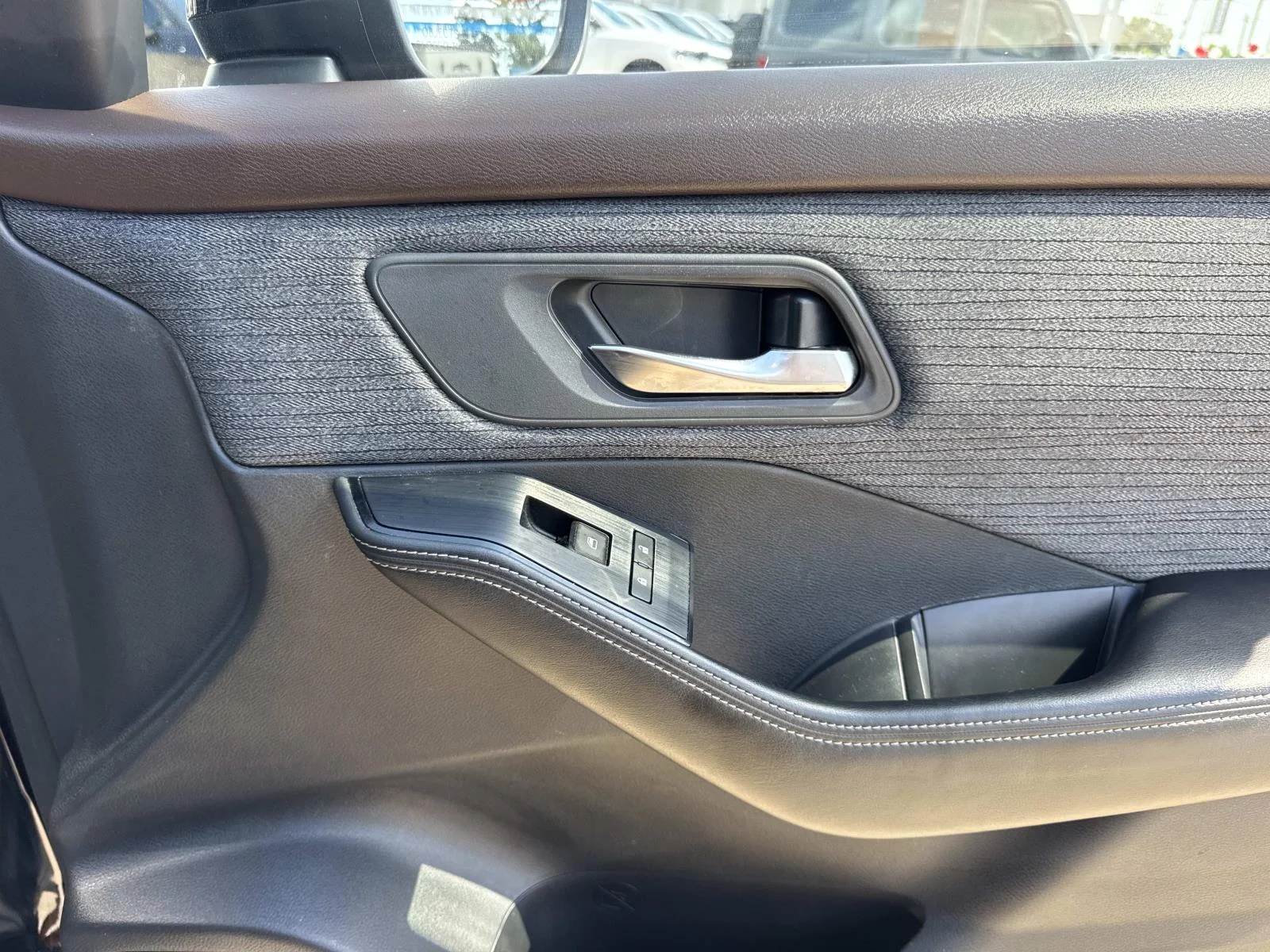 Used 2021 Super Black Nissan SV image 14