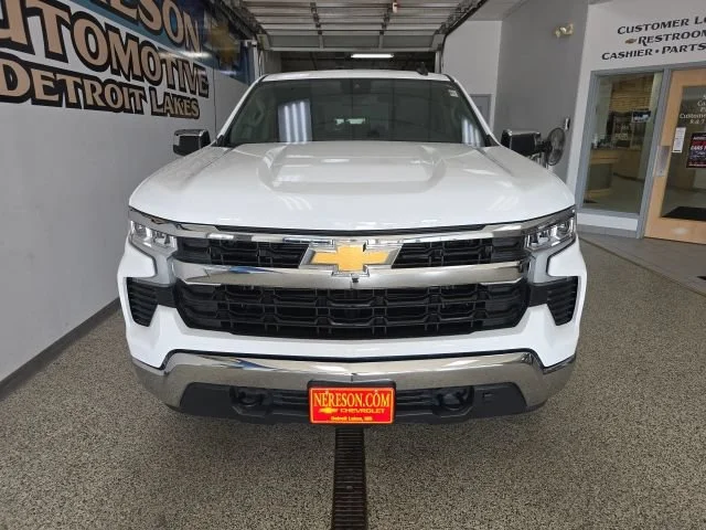 Used 2024 Chevrolet Silverado 1500 LT with VIN 1GCUDDED1RZ189002 for sale in Detroit Lakes, Minnesota