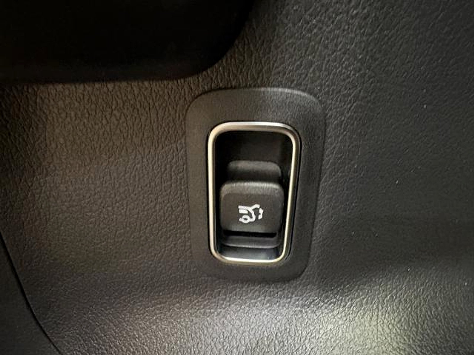 New 2026 Mountain Grey Metallic Mercedes-Benz 4MATIC® image 52