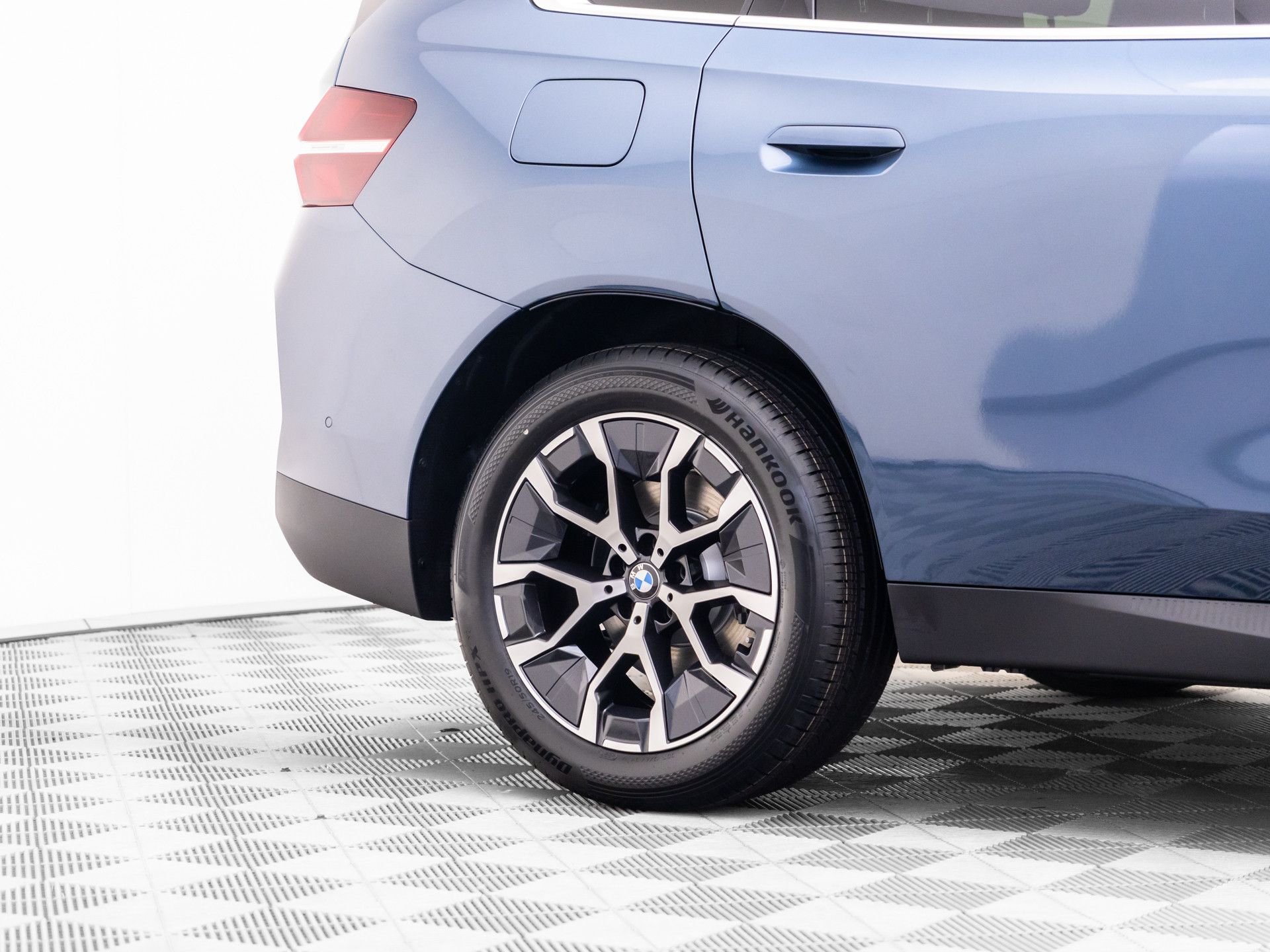 New 2026 Arctic Race Blue metallic BMW 30 xDrive image 35