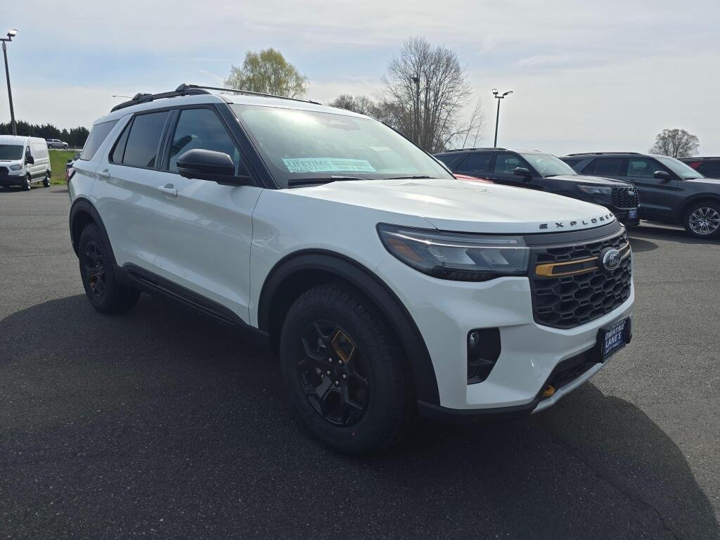 New 2026 Star White Metallic Tri-Coat Ford Tremor® image 3