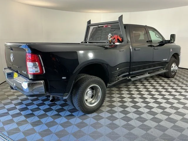 Used 2021 Diamond Black Ram Tradesman image 4