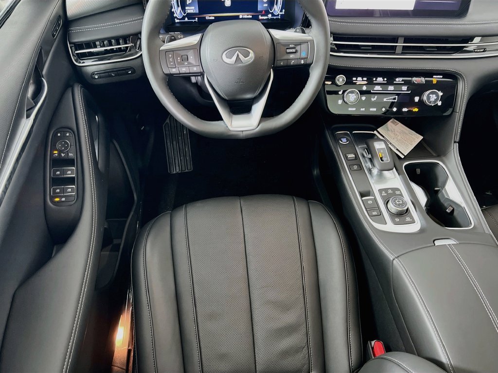 Used 2025 Warm Titanium INFINITI LUXE image 24