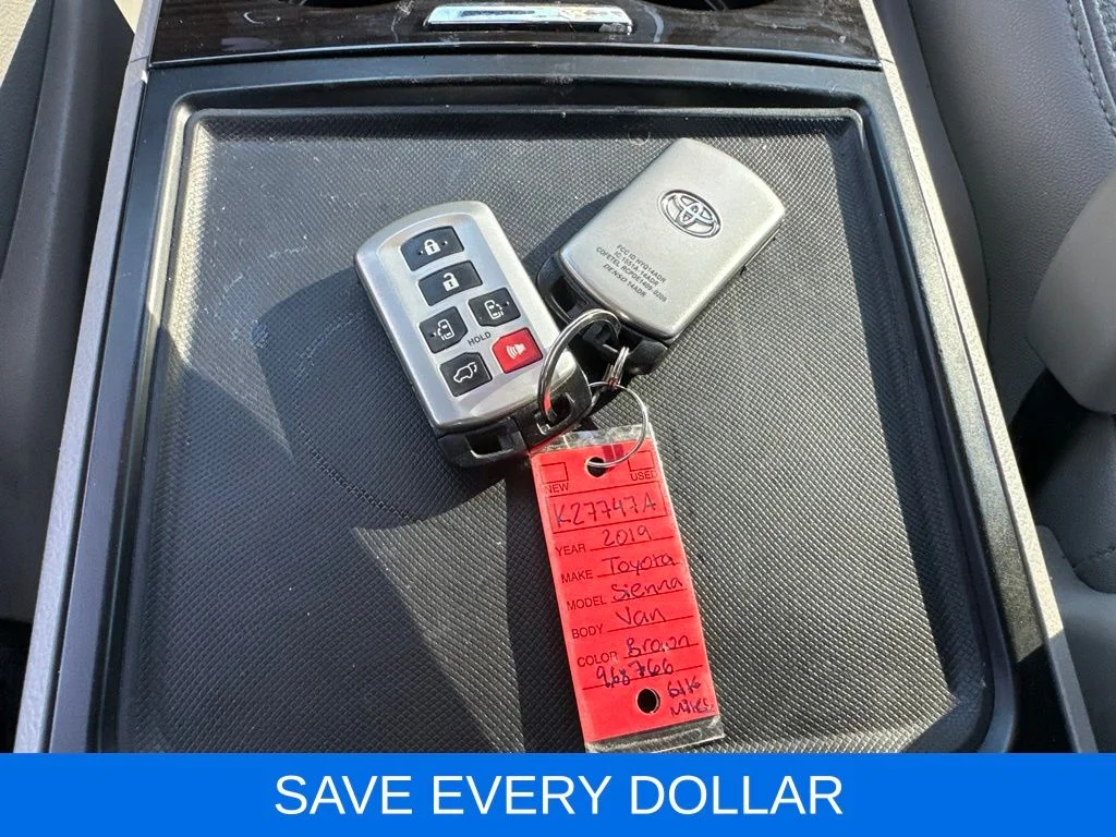 Used 2019 Gray Toyota XLE image 24