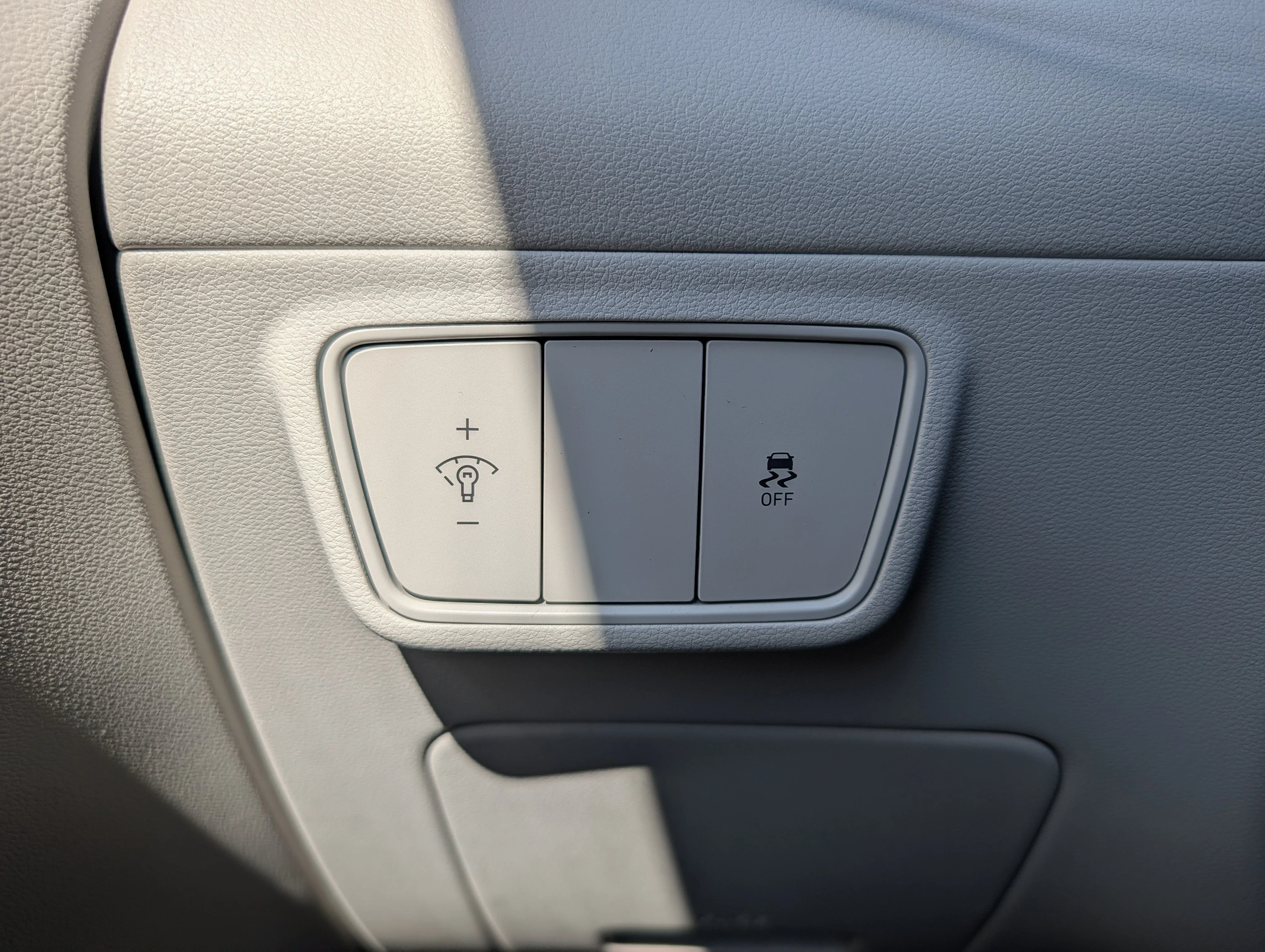 Used 2024 Black Pearl Hyundai SE image 30