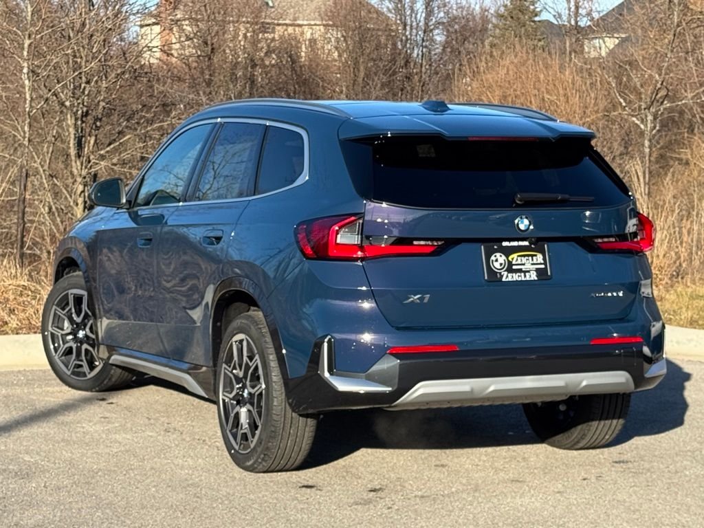 New 2026 Night Dusk Blue Metallic BMW xDrive28i image 4