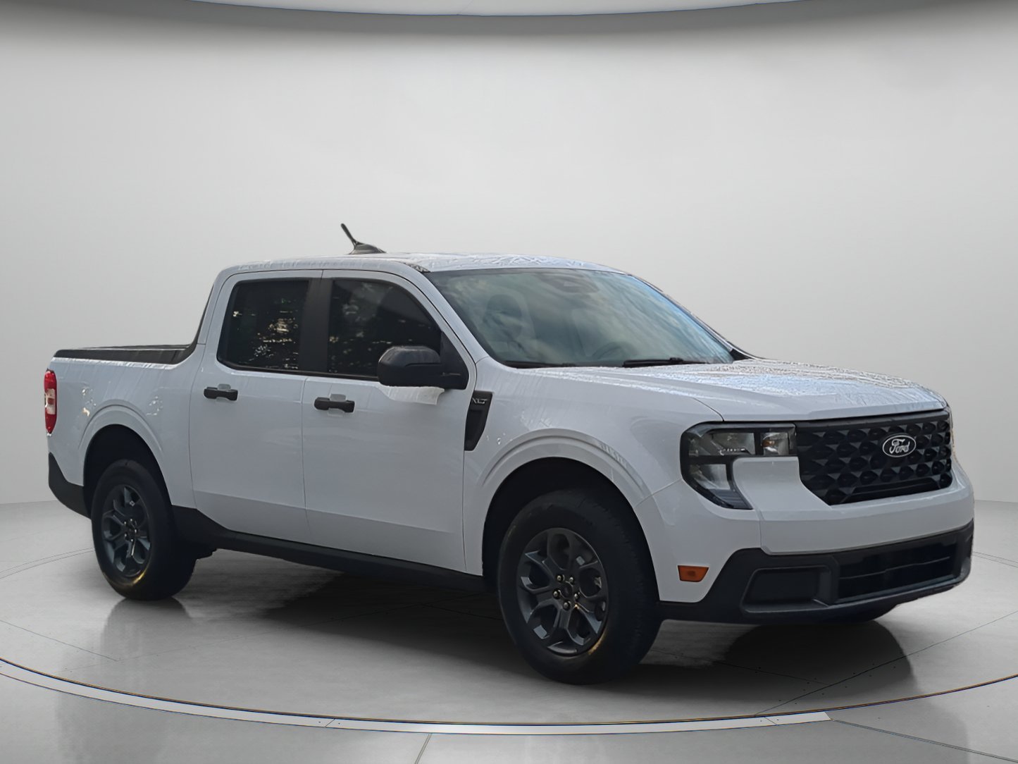 New 2026 Oxford White Ford XLT image 35