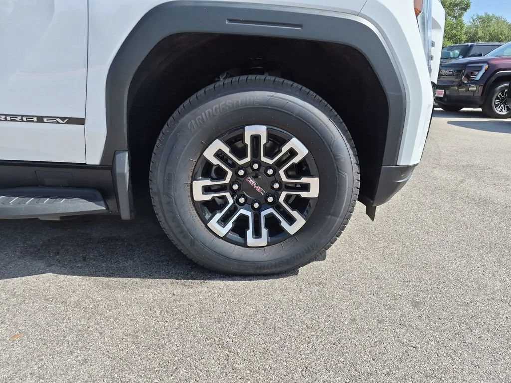 2026 GMC Sierra EV Elevation - Photo 16