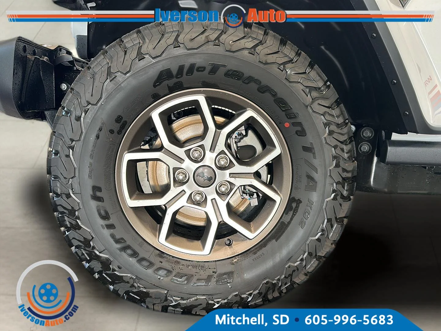 New 2027 Bright White Clear-Coat Paint Jeep REWIND 4 DOOR 4X4 image 9
