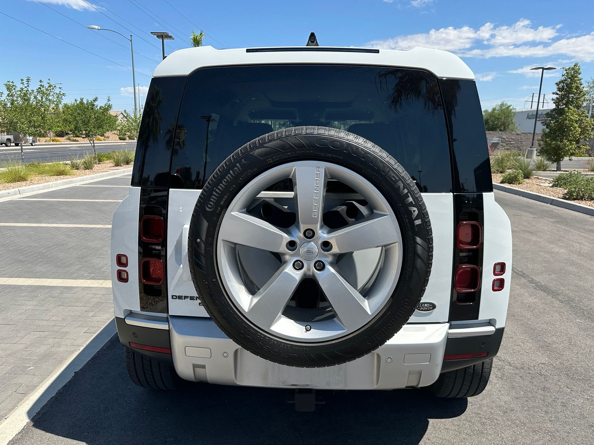 Used 2020 Fuji White Land Rover HSE image 7