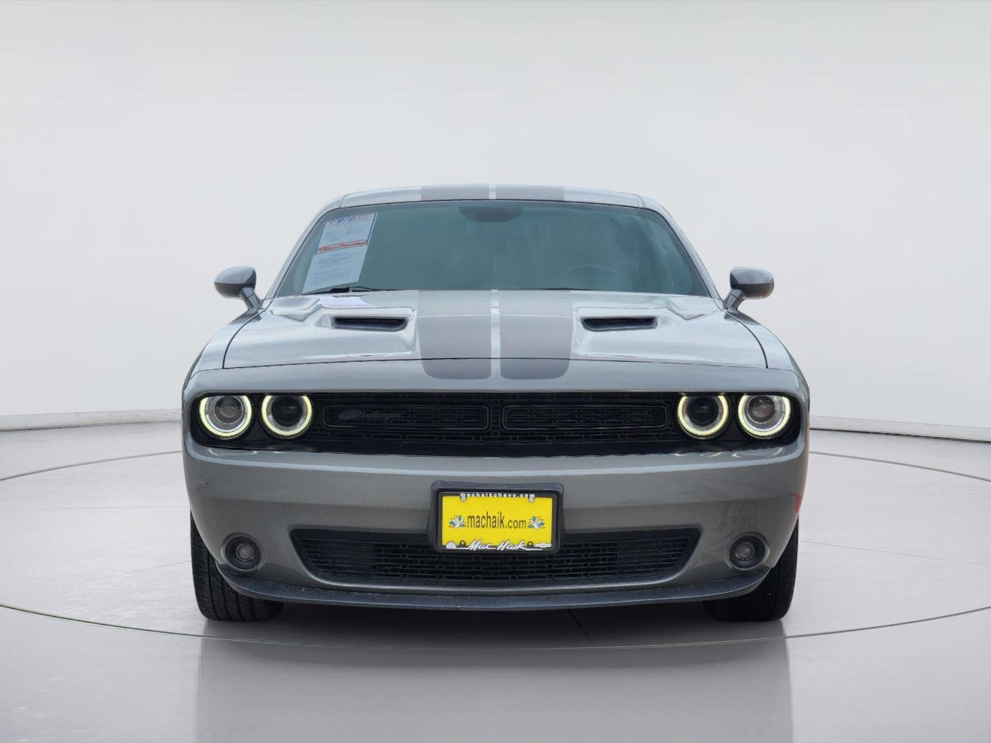 2023 Dodge Challenger photo 2 of 32