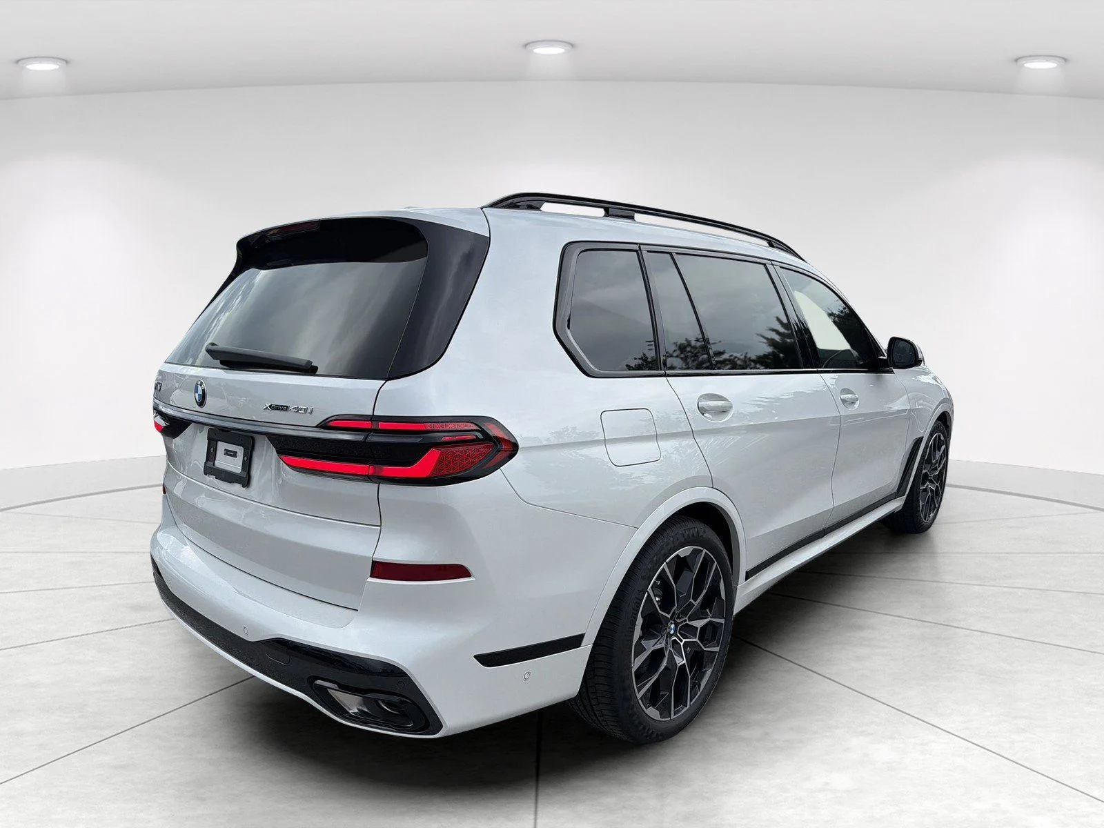 New 2027 Mineral White Metallic BMW xDrive40i image 4