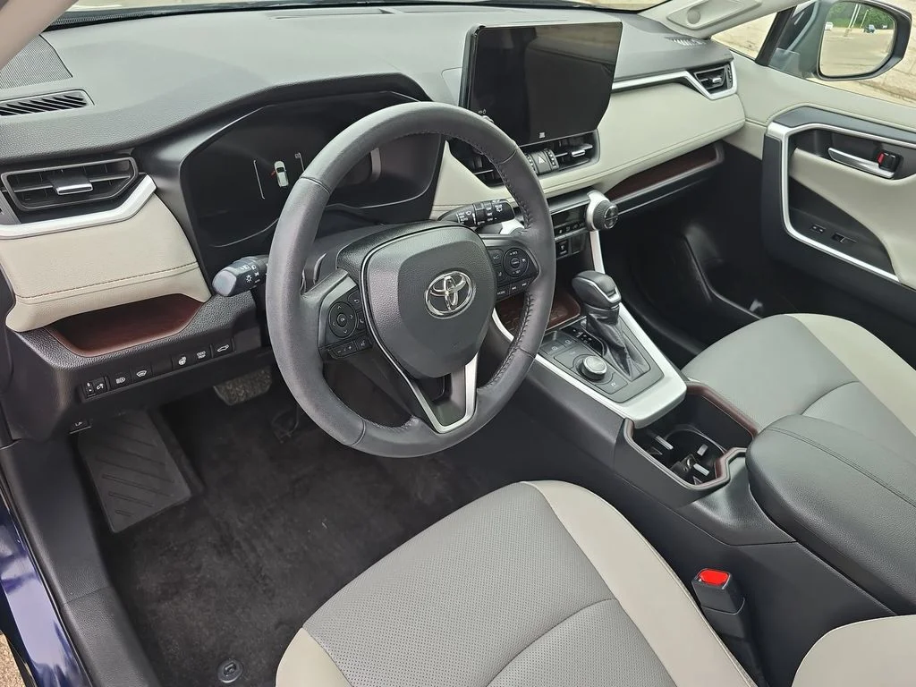 2024 Toyota RAV4 Limited - Photo 16