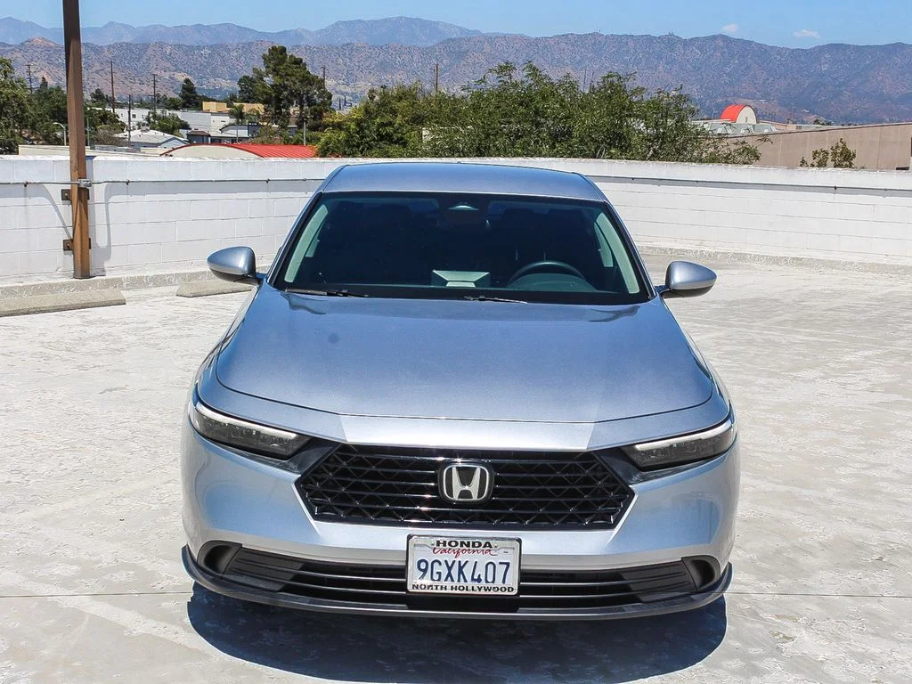 Certified Used 2023 Lunar Silver Metallic Honda LX image 2