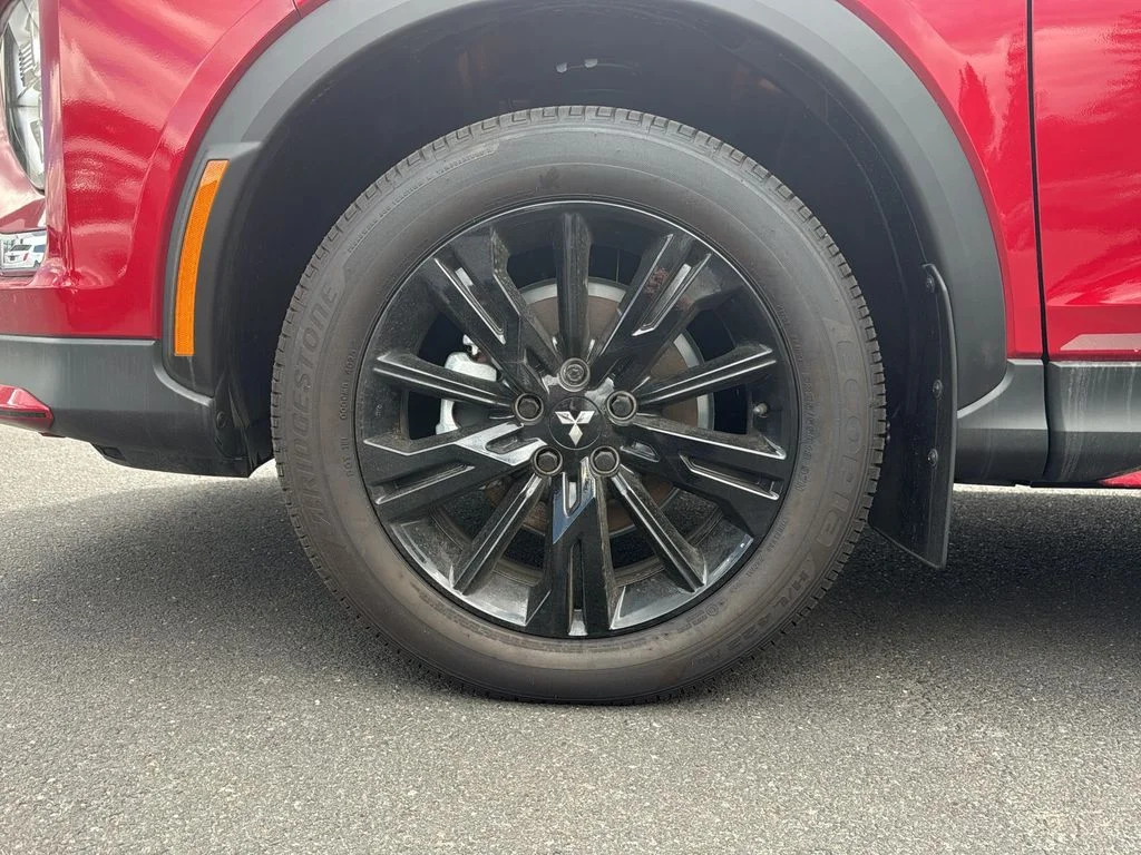 New 2026 Red Diamond Mitsubishi LE image 31
