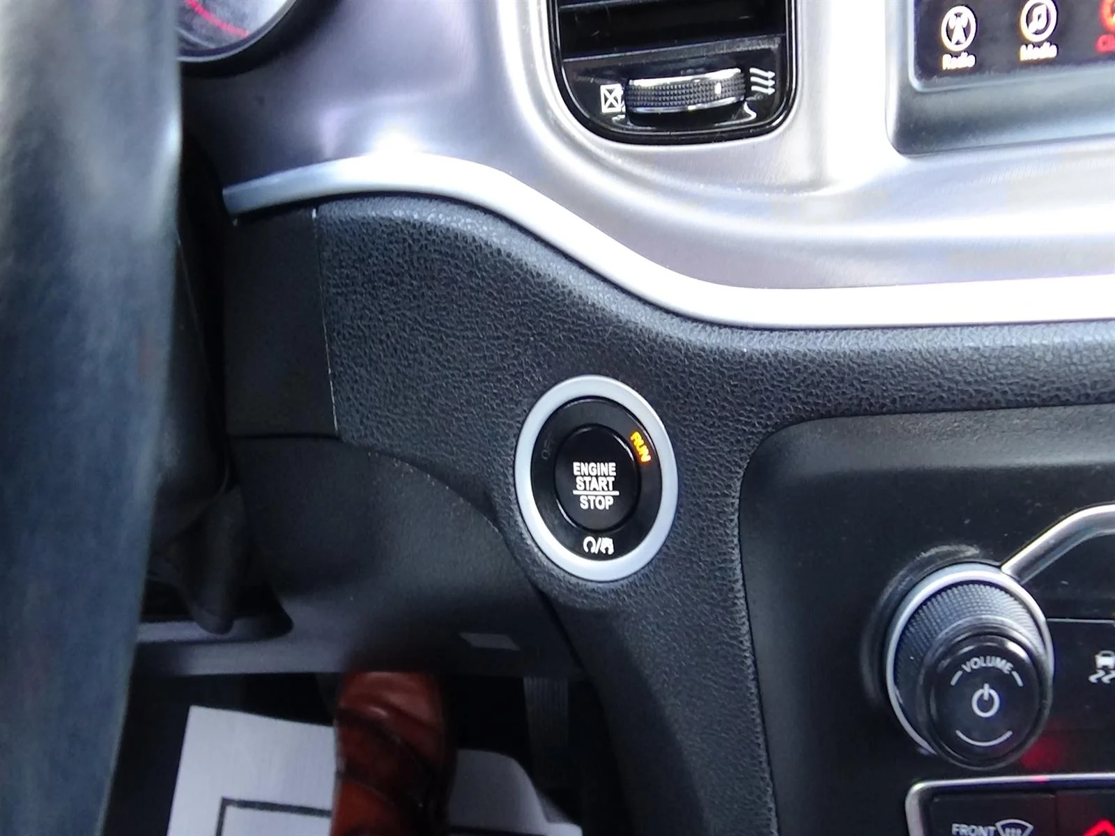 Used 2021 Pitch Black Clear Coat (px8) Dodge SXT image 23