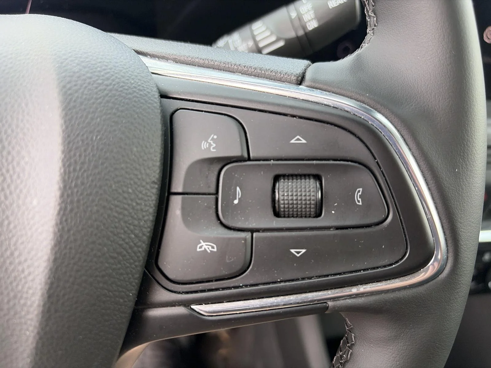 Used 2024 Summit White Buick Sport Touring image 20