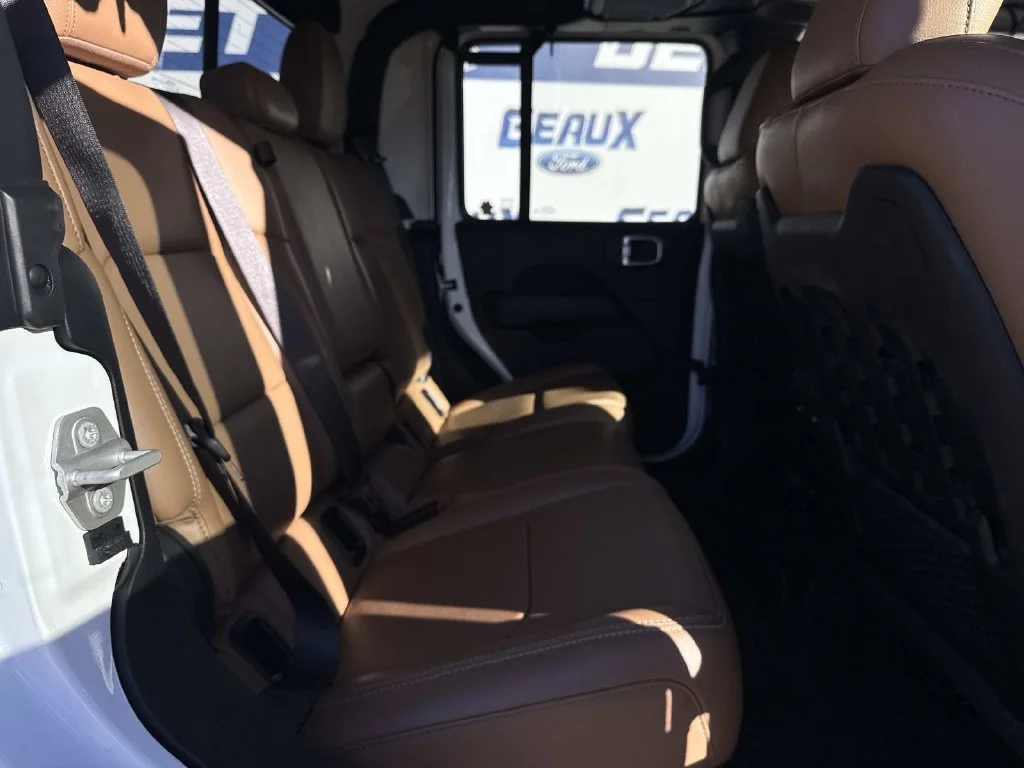 Used 2023 White Jeep Rubicon image 17