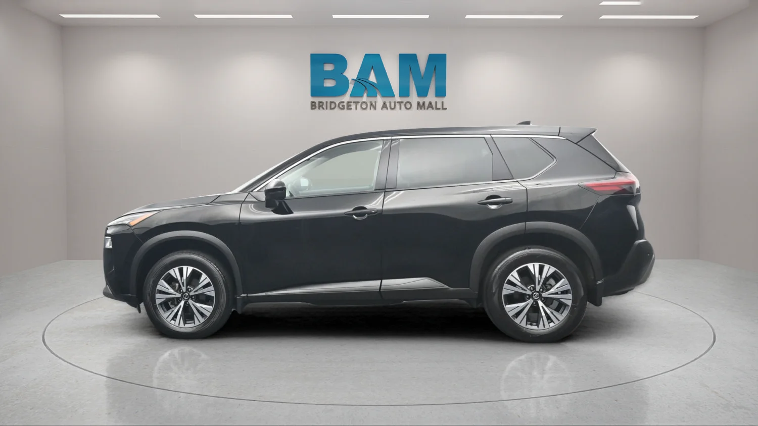 Used 2021 Black Nissan SV Intelligent AWD image 4