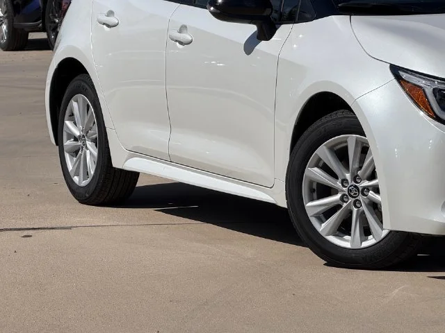 New 2027 Wind Chill Pearl with Black roof Toyota SE image 2