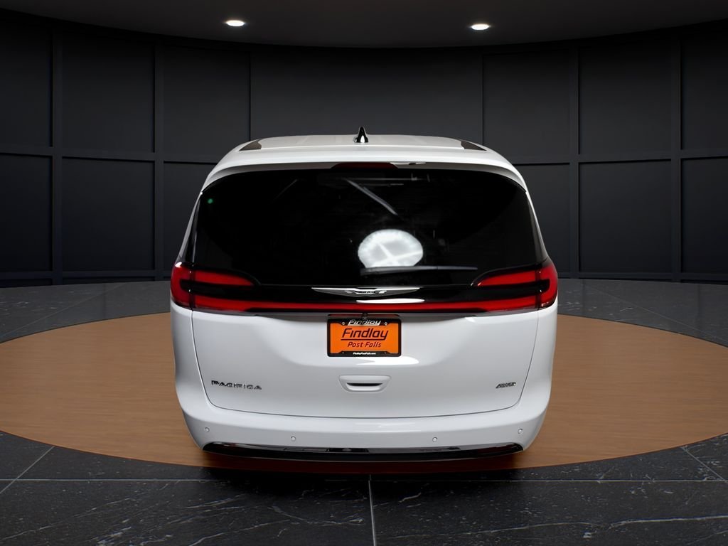 New 2026 Bright White Clear-Coat Exterior Paint Chrysler Select image 6