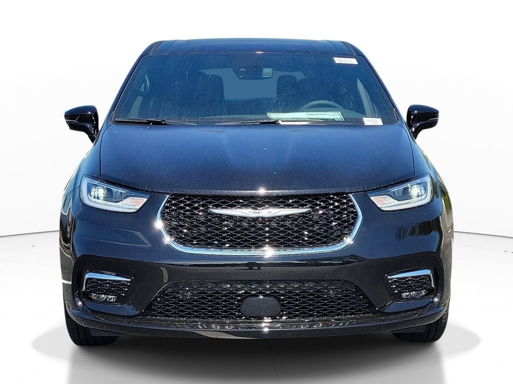 2026 Chrysler Pacifica Limited AWD's photo