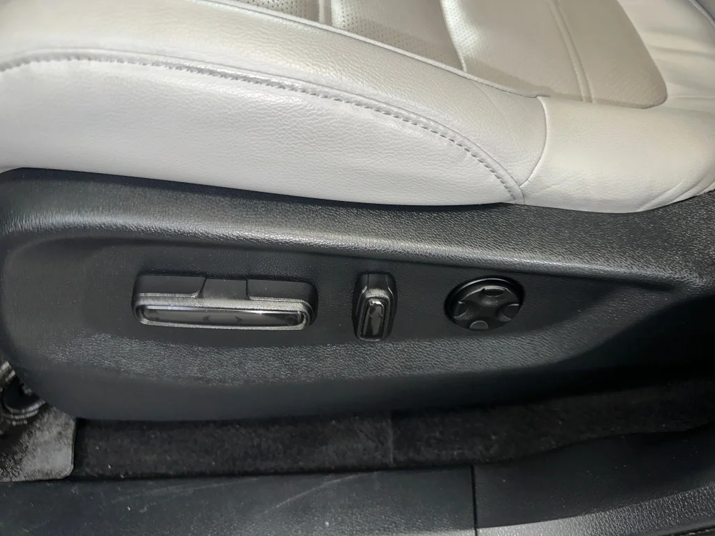 Used 2018 Obsidian Blue Pearl Honda EX-L image 6