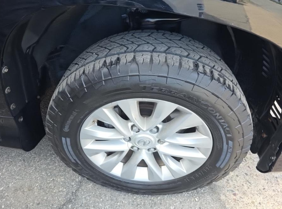 Used 2019 Black Lexus 460 image 9