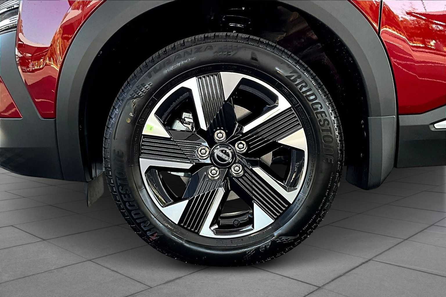 Certified Used 2025 Scarlet Ember Tintcoat Nissan SV image 11