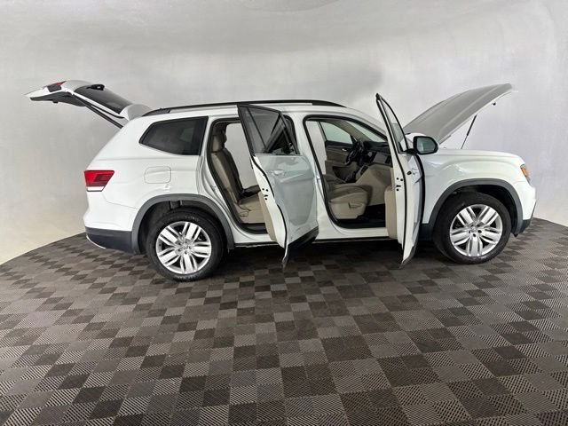 Used 2020 White Volkswagen 2.0T SE w/Technology image 16