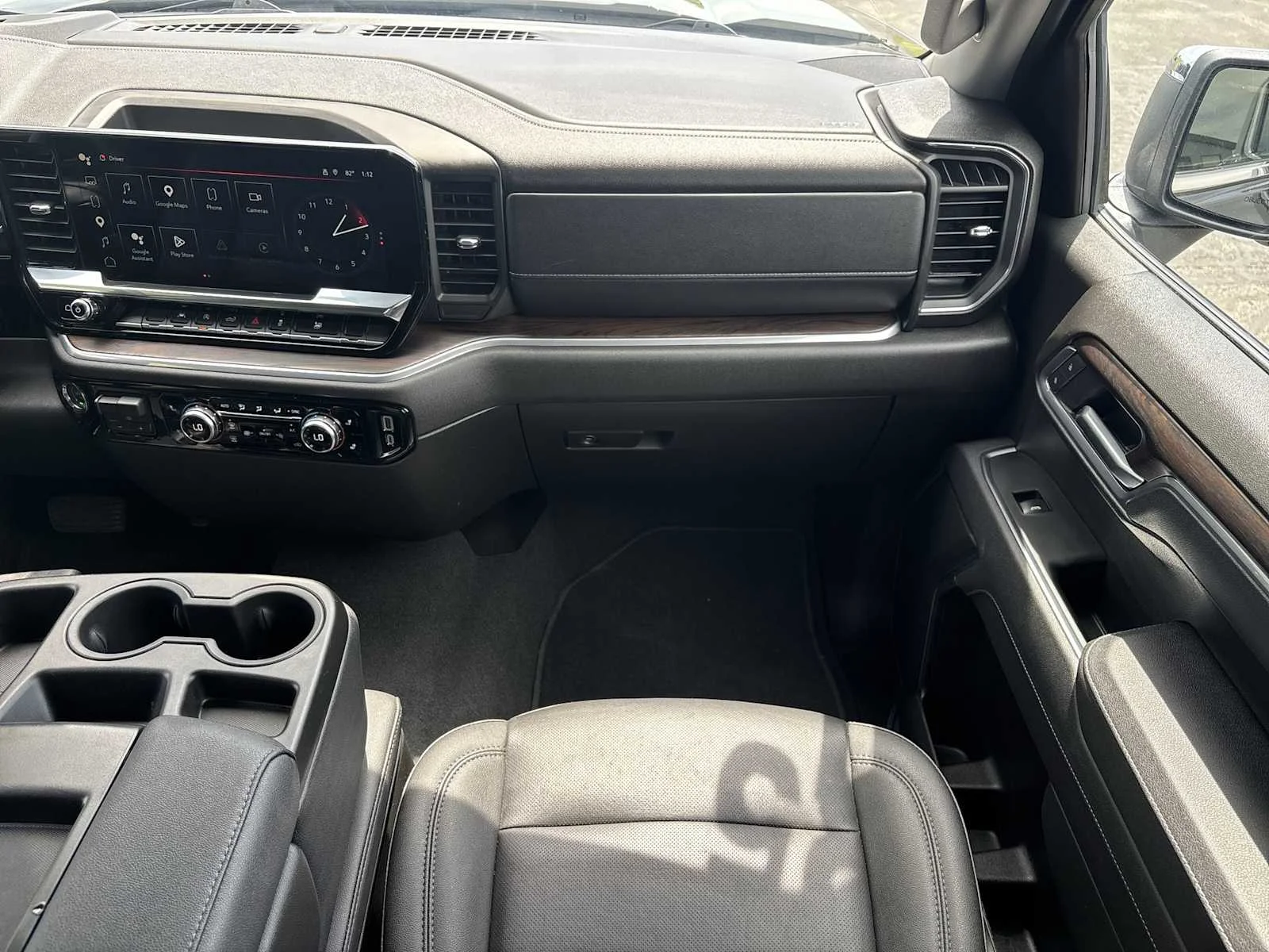 Used 2025 Onyx Black GMC SLT image 29