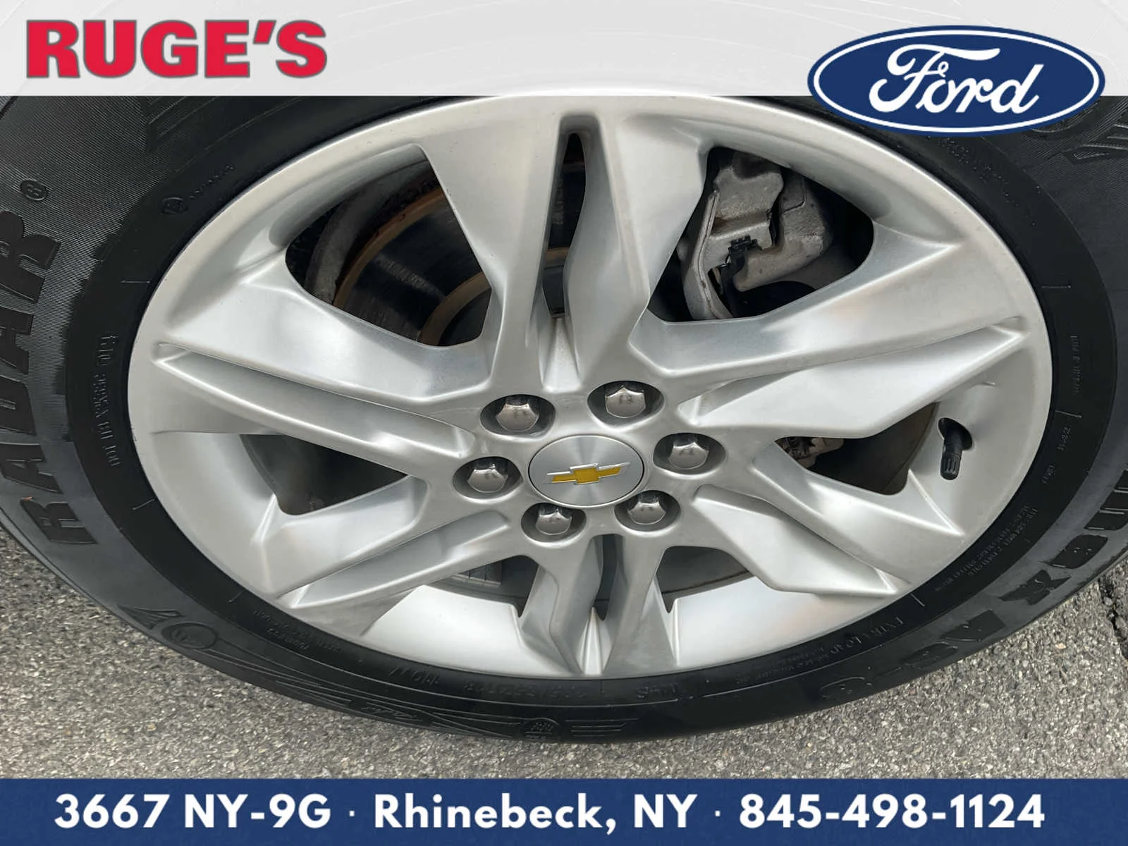 Used 2022 Silver Ice Metallic Chevrolet LT image 10
