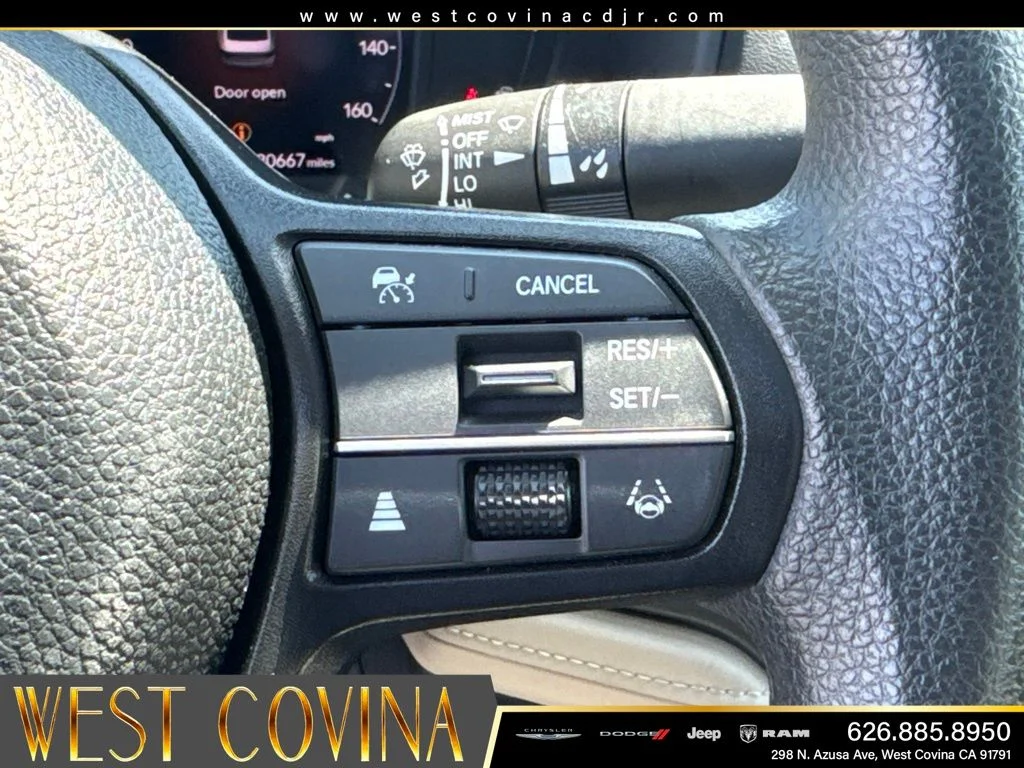 Used 2025 White Honda SE image 27