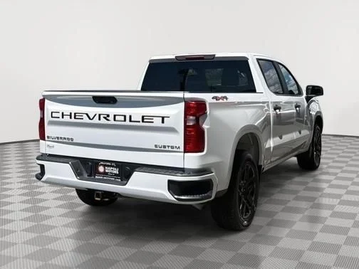 Used 2024 White Chevrolet Custom image 3