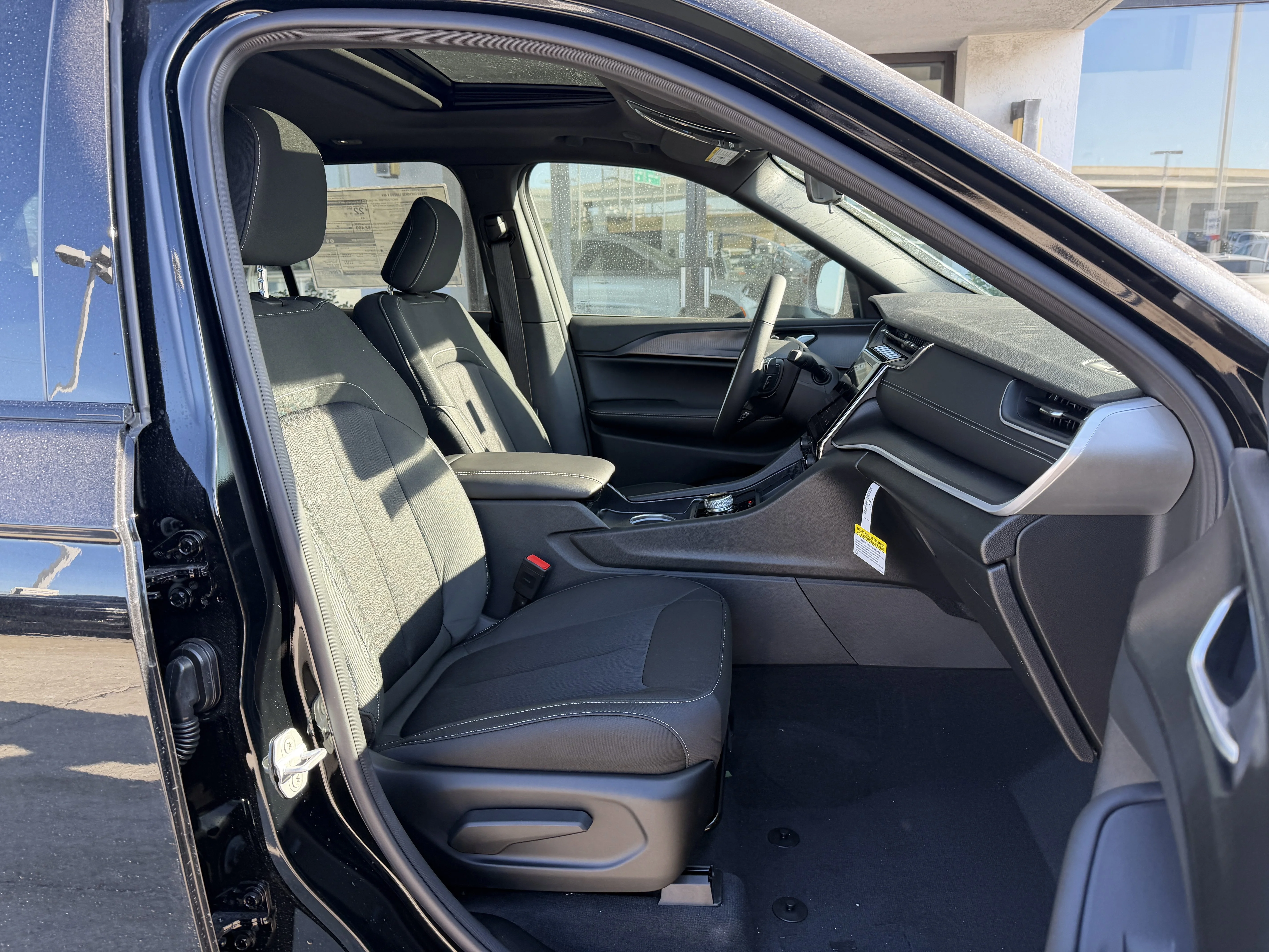 2025 Jeep Grand Cherokee Laredo - Photo 22